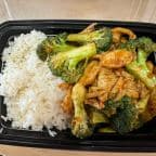 Best B10. Chicken with Broccoli (Combination Plate) in East Meadow, NY